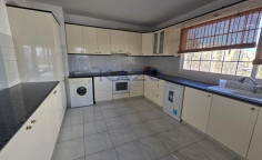 Spacious four bedroom top floor apartment Neapolis Spacious four bedroom top floor apartment Neapolis