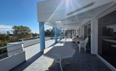 Spacious four bedroom top floor apartment Neapolis 