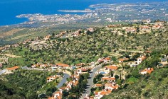 Spacious 3 bedroom villa for sale in Kamares