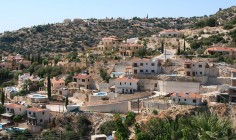 Spacious 4 bedroom villa with swimming pool for sale in Kamares