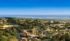 5 bedroom unfurnished villa with swimming pool for sale in Kamares