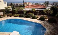 Luxury 3 bedroom furnished bungalow with swimming pool for sale in Green Area