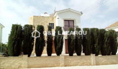 3 bed villa with swimming pool for sale in Aphrodite Hills