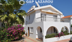 Spacious 4 bedroom villa with swimming pool for sale in Pernera