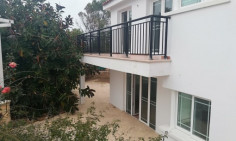 7 bedroom villa in Coral Bay 