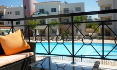 2 bedroom townhouse near Tombs Of The Kings 