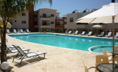 2 bedroom townhouse near Tombs Of The Kings 