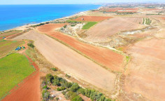Golden investment opportunity - touristic land for sale right on the beach 13000 square meters with title deeds!, Larnaca