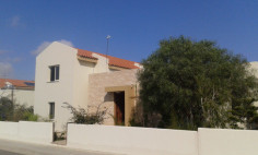 Luxury villa for sale in Pervolia with a lot of extras only few meters from the sea! 