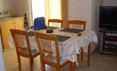 A nice 2 bed apartment close to the sea 
