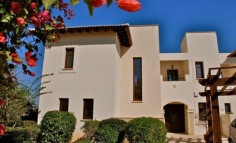 Beautiful 4 bedrooms house with swimming pool for sale in Aphrodite Hills