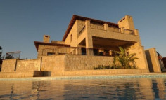 Large 5 bedroom house with swimming pool for sale in Aphrodite Hills