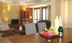 Beautiful 5 bedroom house with swimming pool for sale in Aphrodite Hills