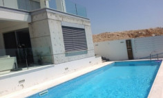 Spacious 5 bedroom house with swimming pool to rent in Limassol