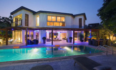Large 4 beds house with swimming pool for sale in Limassol