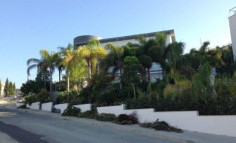 Large 5 bedrooms house with swimming pool for sale in Limassol