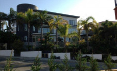 Large 5 bedrooms house with swimming pool for sale in Limassol