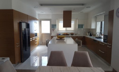 Lovely 4 bedrooms house with swimming pool for sale in Limassol