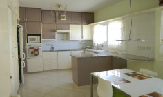 3 bedroom apartment with swimming pool to rent in Limassol