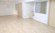 Office 100 m2 to rent in Mesa Geitonia