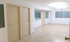 Office 100 m2 to rent in Mesa Geitonia