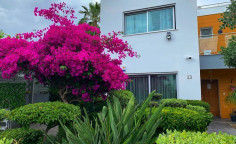 Luxury 5 bedroom house with swimming pool for sale in Germasogeia Tourist Area