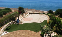 Beautiful sea front four bedroom villa in Zygi (Limassol/Larnaca) 