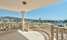 Luxury 5 bedroom house with swimming pool for sale in Mouttagiaka