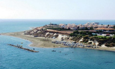 Three bedroom exclusive luxury apartment on the beachfront with a big veranda at faros 