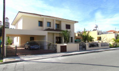 Luxurious 4 bedroom villa for sale in the center of Larnaca 