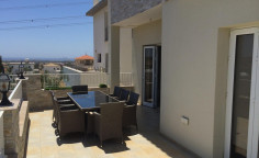 A beautiful detached house for sale in Pyla with large interior spaces and plenty of storage 