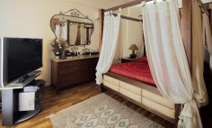 A beautiful and well maintained 5 bedroom house for sale in Limassol, with private pool and title deeds