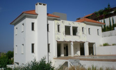 A five bedroom villa for sale in Ayios Tychonas of Limassol with private swimming pool 