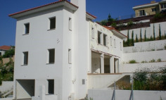 A five bedroom villa for sale in Ayios Tychonas of Limassol with private swimming pool 