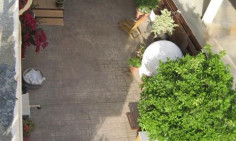 A spacious 7 bedroom 5 bathroom house set within a large secluded corner plot in a quiet area of Drosia