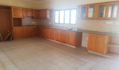 Massive 6 bedroom house in Aradippou on a huge piece of land of 3345 sqms 