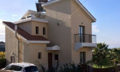 Large 3 bedroom house with swimming pool for sale in Agios Tychonas