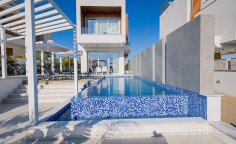 3 bedroom furnished apartment with swimming pool for sale in Ayia Napa