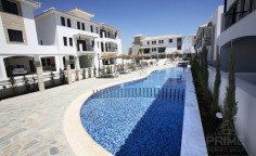 Spacious 2 bedroom apartment with swimming pool for sale in Tersefanou