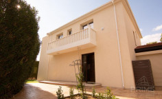 4 bedroom furnished villa for sale in Perivolia