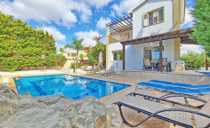 3 bedroom villa with swimming pool for sale in Agia Thekla