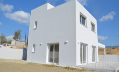 3 bedroom villa with swimming pool for sale in Parekklisia