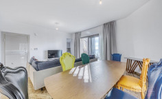 4 bedroom penthouse to rent in Neapolis
