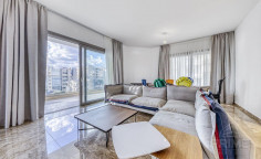 4 bedroom penthouse to rent in Neapolis