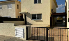 Beautiful 3 bedroom house with swimming pool for sale in Pyla