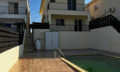 Beautiful 3 bedroom house with swimming pool for sale in Pyla