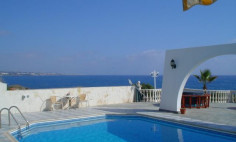 Beautiful 4 bedroom furnished villa with swimming pool for sale in Coral Bay