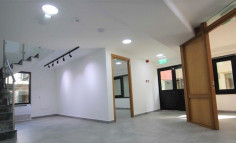 Office to rent in Acropolis