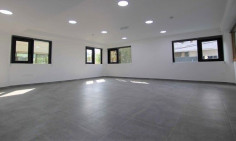 Office to rent in Acropolis