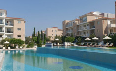 Spacious 2 bedroom maisonette with swimming pool for sale in Universal